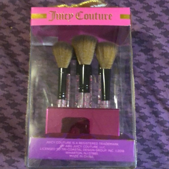 Juicy Couture Other - Juicy Couture Cosmetic Brush Set (7) Piece NWT
